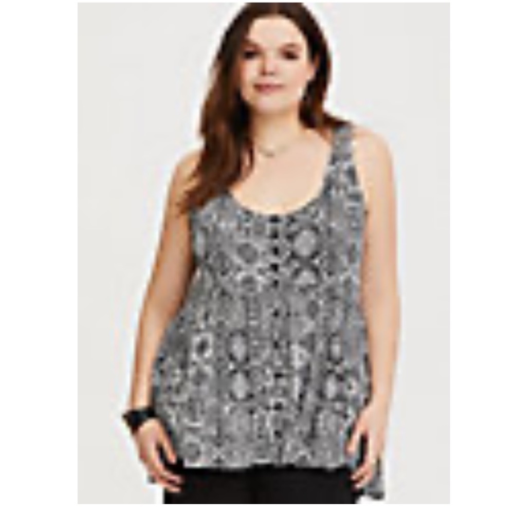 Torrid black and white sleeveless top